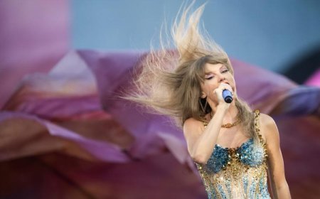 Taylor Swift Wows Denver in Sold-Out Concert
