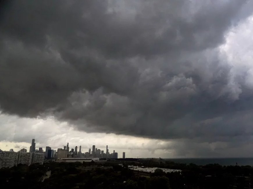 Chicago Tornado Disrupts O'Hare Airport: Passengers Take Shelter